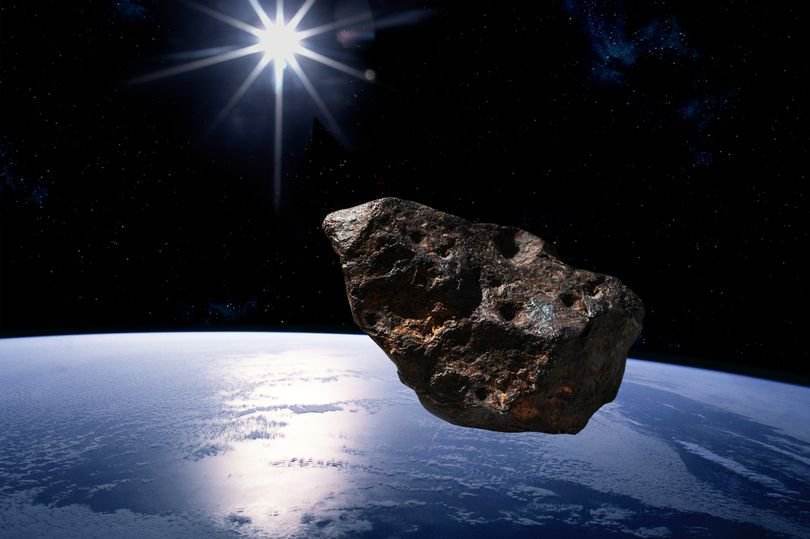 小行星|8公里/秒！就在昨晚，地球躲过了一颗楼房大小的小行星！