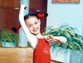 孙俪|孙俪12岁被父亲抛弃，成名后却为他买房：恨一个人是不会幸福的