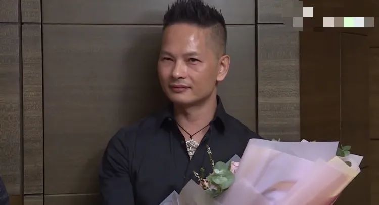 香港小姐|2020港姐素颜护士照好绝，撞脸8位明星，偏爱排骨叉烧饭