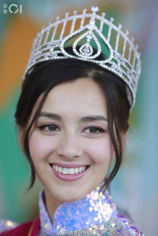 香港小姐|2020港姐素颜护士照好绝，撞脸8位明星，偏爱排骨叉烧饭