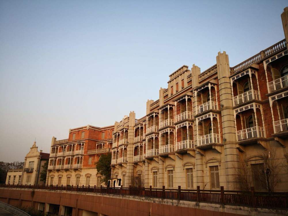 东方芝加哥感受历史和现代商业的碰撞