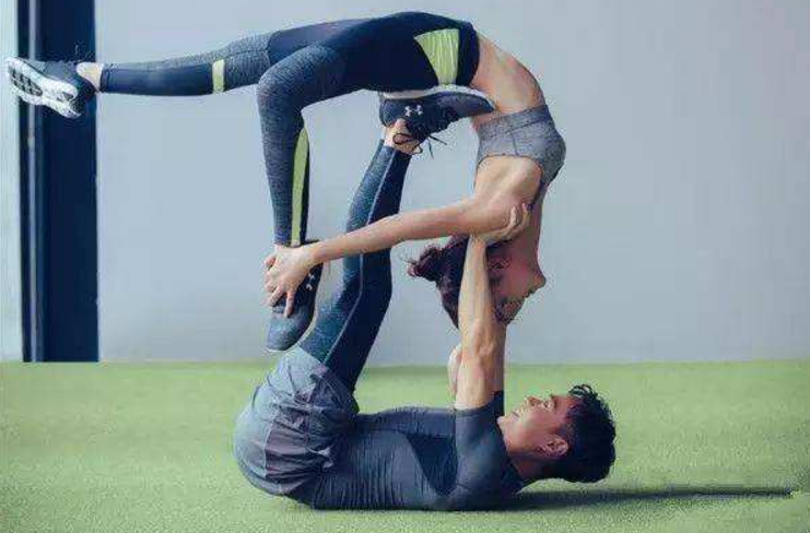 蓝盈莹|蓝盈莹晒骑马照引热议，与前男友曹骏卡点晒照，被指要复合了