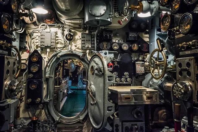 台风核潜艇内部豪华图片