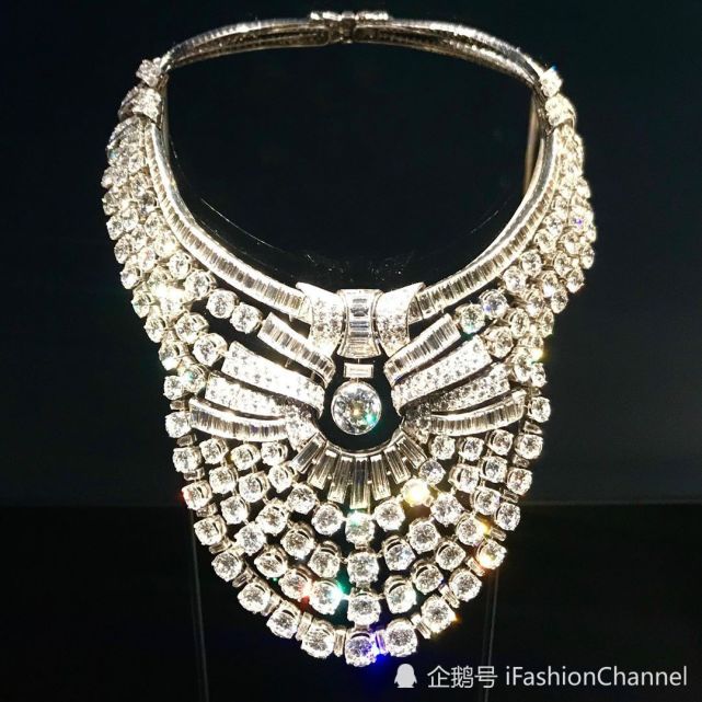 埃及末代王室的传世珠宝于珠光鬓影中的落日余晖