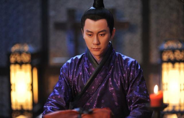 情况又不一样了,匈奴,东胡,林胡,襜褴等少数民族长期在边境侵扰牧民