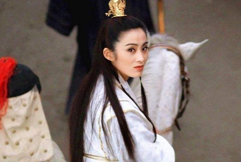 杨幂|杨幂新剧造型似“最美赵敏”，淡妆似港风美女，难怪当年被他爱上