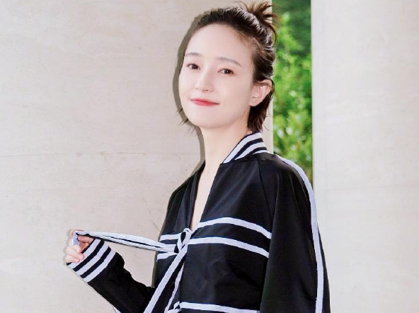 bella|高以翔女友Bella正式转型当网红！靠着男方，成功打响知名度