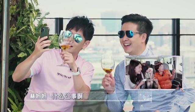 林志颖|林志颖弟弟林志鑫一家四口海湾度假，夫妻俩亲吻比心秀恩爱，儿女乖巧可爱