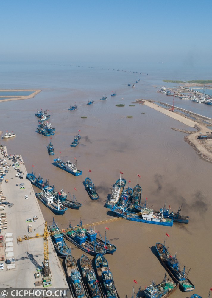 河北黄骅:黄渤海伏季休渔期结束 渔民拔锚启航"耕海牧渔"_腾讯新闻