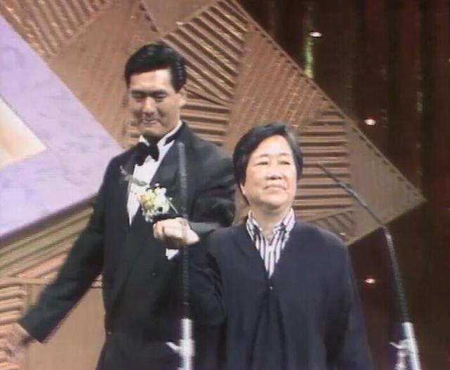 副导演|《开心鬼》副导演去世，黄百鸣受访致哀，发哥曾亲自为其颁奖