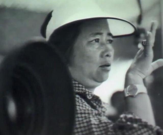 副导演|《开心鬼》副导演去世，黄百鸣受访致哀，发哥曾亲自为其颁奖