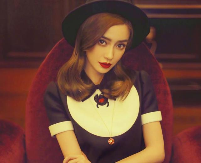 更有甚者一直在诟病angelababy的演技,说她只会瞪眼睛,只有抠图,演技