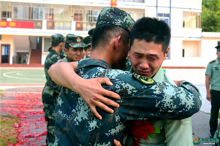 退伍不退戍邊志,卸甲不忘從軍情.