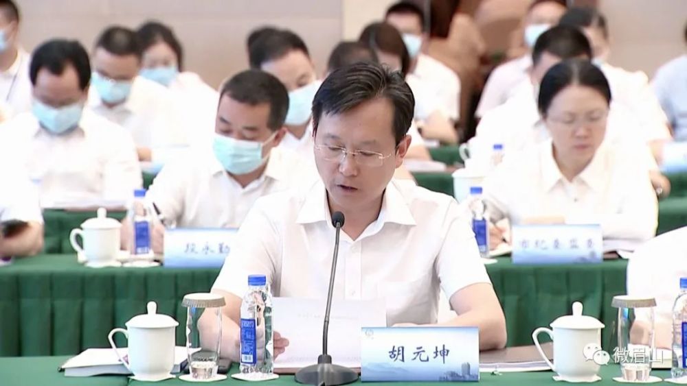 国家专家组成员,市领导何迎晓,汪树槐,刘先伟,王景弘,曹晖,冉登祥,肖