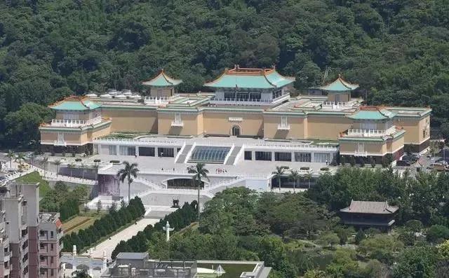 台北故宫博物院|北京故宫PK台北故宫，真是一个有宫无宝，一个有宝无宫？