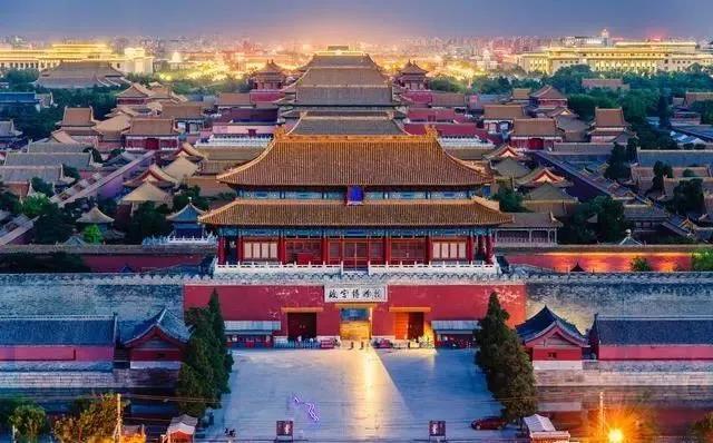 台北故宫博物院|北京故宫PK台北故宫，真是一个有宫无宝，一个有宝无宫？
