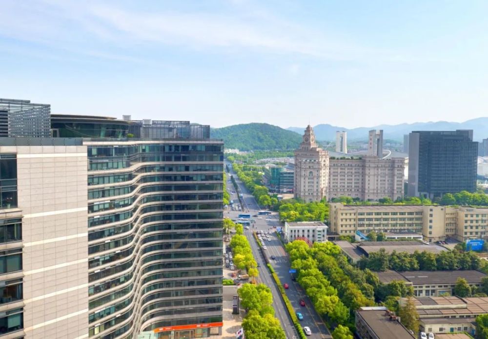 西湖壹号实景 西子湖畔,国际黄龙一脉相接的城市画风,形成了杭州老