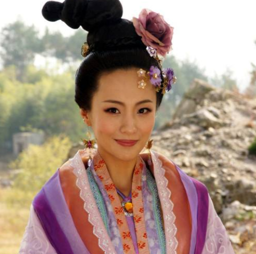 大家都表示很惊讶,完全认不出她饰演哪一个角色,后来才得知原来雪艳的