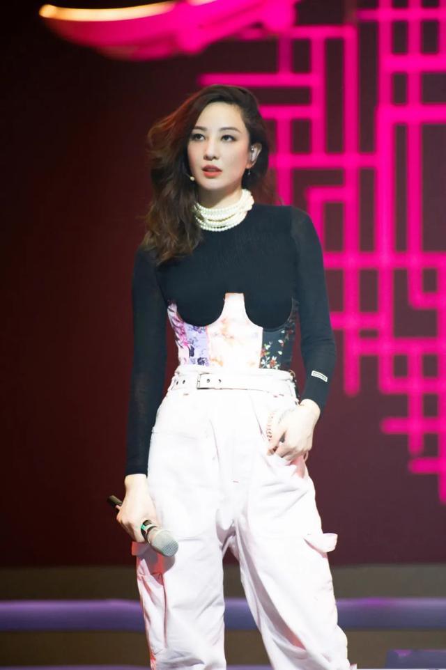 郑希怡|从两次“走光”到再次“走红”，38岁的郑希怡到底经历了什么？