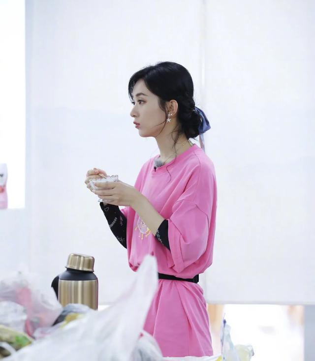 赵丽颖|本以为是强强联合，没想到连踩三个坑，赵丽颖上《中餐厅》亏大了