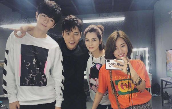 张丹峰|又被疑婚变，张丹峰晒视频表白粉丝不提洪欣，两人已有半年没互动