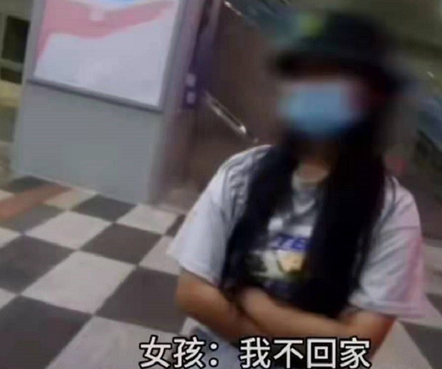 北京|开学前夕15岁少女想狂欢一次，买票到北京看王一博，却被警察拦下