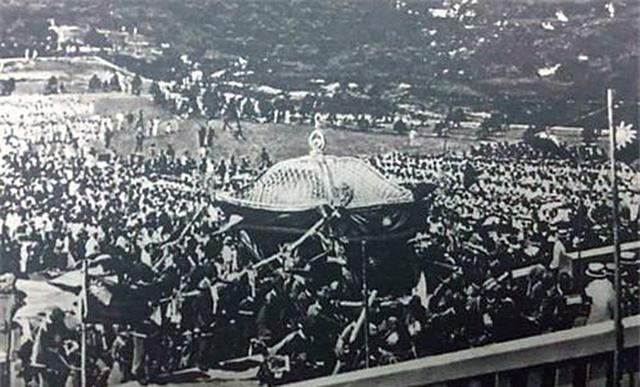 老北京|封建文化缩影：老北京丧礼讲究规格，杠夫高收入全靠“敲竹杠”