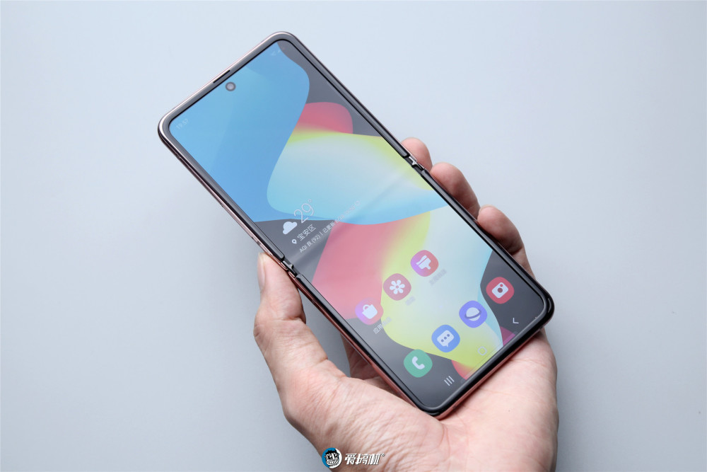 富贵的优雅,三星galaxy z flip 5g上手体验_腾讯新闻