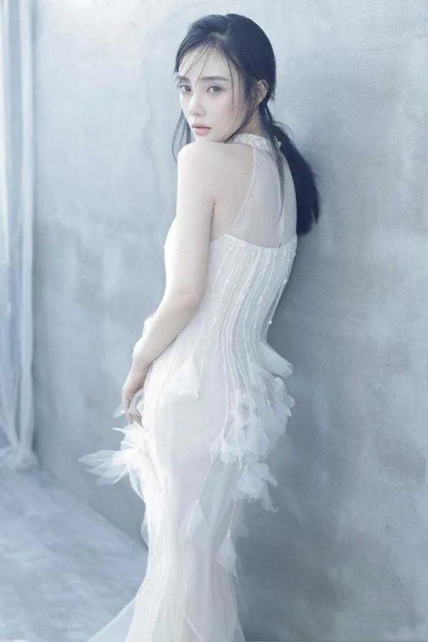 李小璐|李小璐晒甜馨扮丑视频，只顾自己漂亮，女儿被说黝黑邋遢像土妞