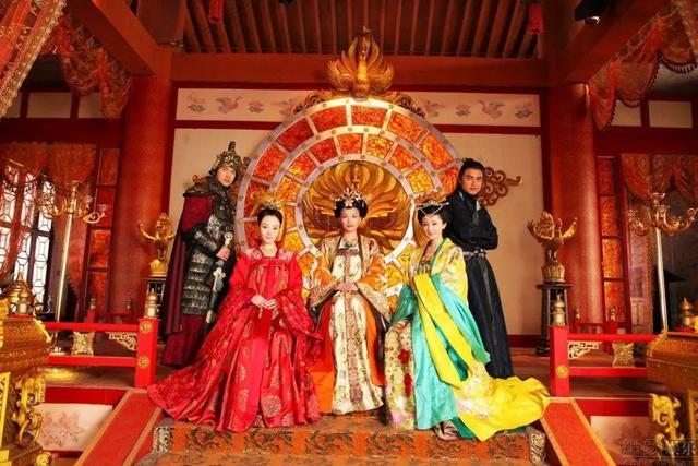 李小璐|李小璐、张庭和明道魔性共舞，童年又被毁了一遍