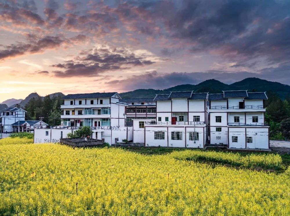 圖:奉節縣委宣傳部文昌村境內旅遊資源豐富擁有關門山,天生橋,獅子坪