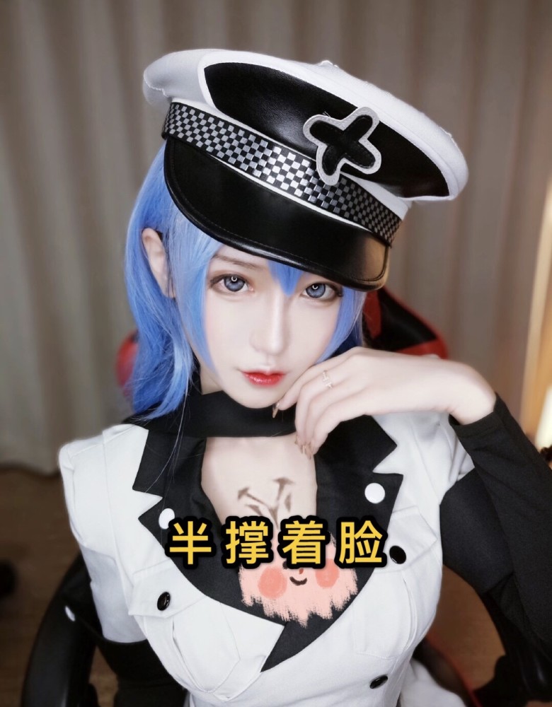 腐团儿cos艾斯德斯两个都是靠腿出名的人想不还原都难