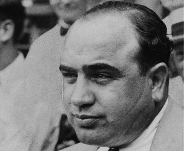 "芝加哥教父"阿尔·卡彭,坏事做尽,晚年智商只等于12岁小孩