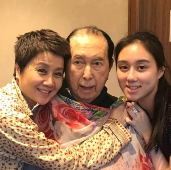 何超欣|她出身赌王之家，既是学霸又是校花，如今无人敢娶