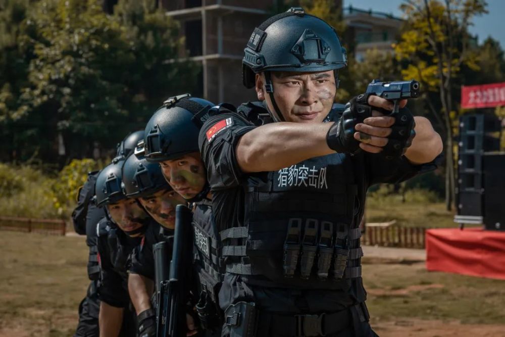 警旗猎猎展雄风邵阳公安举行2020猎豹突击队拉动演练