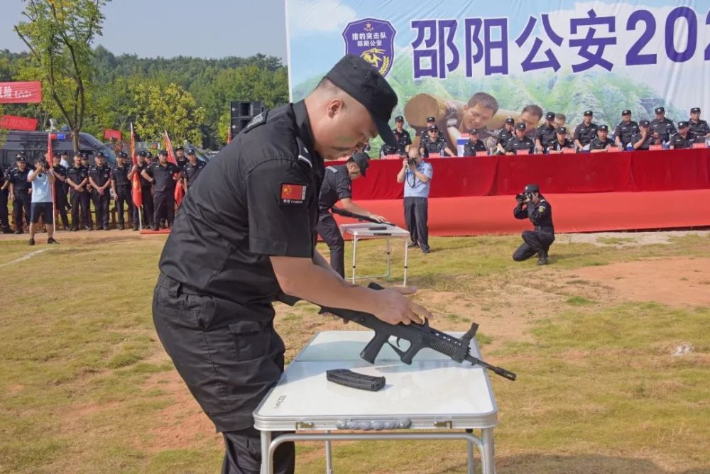 警旗猎猎展雄风邵阳公安举行2020猎豹突击队拉动演练