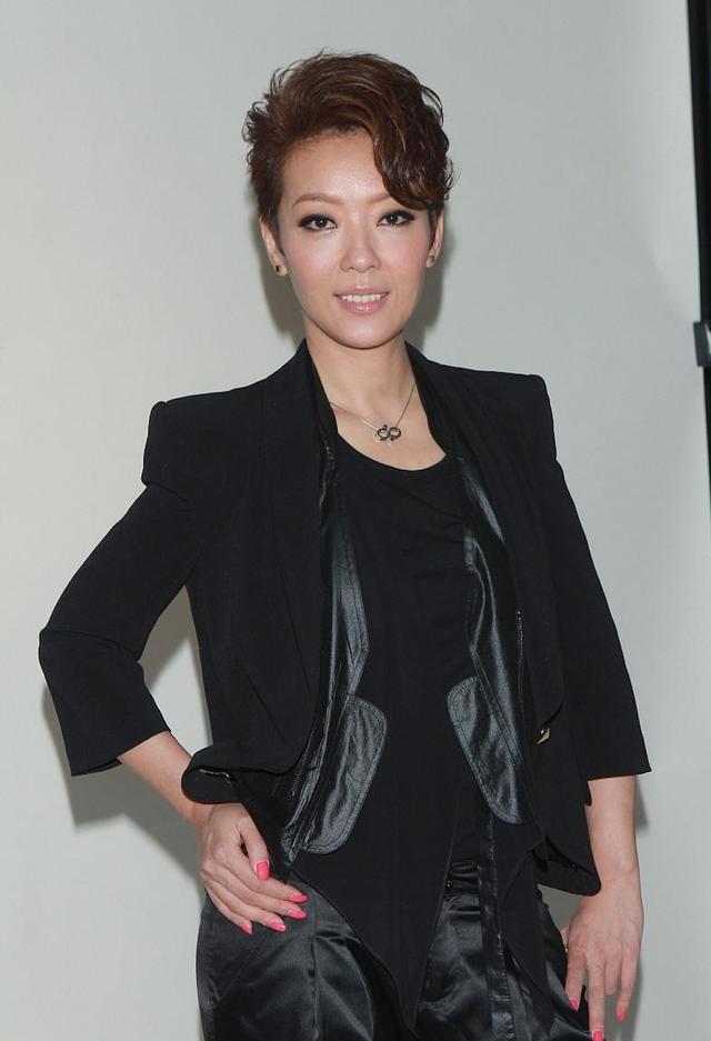 tvb|52岁郭少芸如愿续约TVB难掩兴奋，新剧搭档钟嘉欣，甘愿再做女二