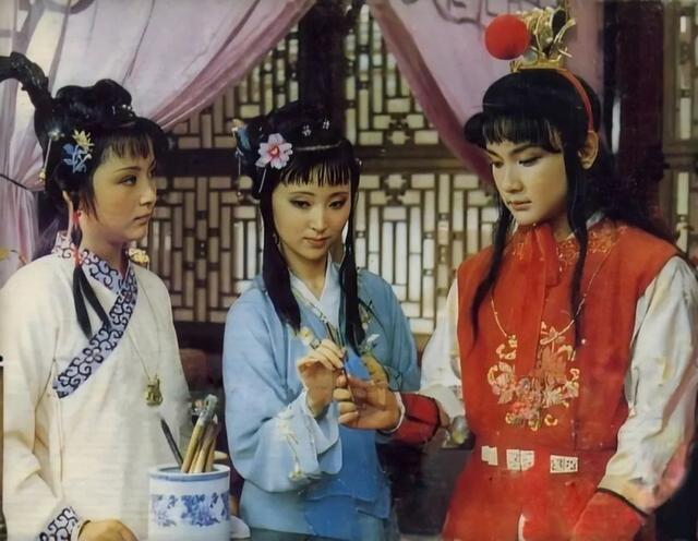 贾宝玉|不管贾宝玉怎么高喊爱情，黛玉心里早就明白，她和宝玉没有结果？