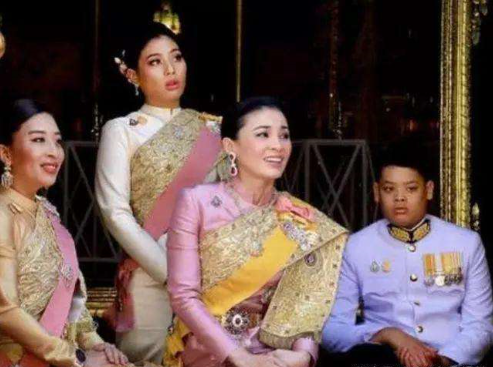 甄嬛传|泰国贵妃高调复宠回宫！遭废黜近一年，现实版甄嬛和如懿的战火重燃