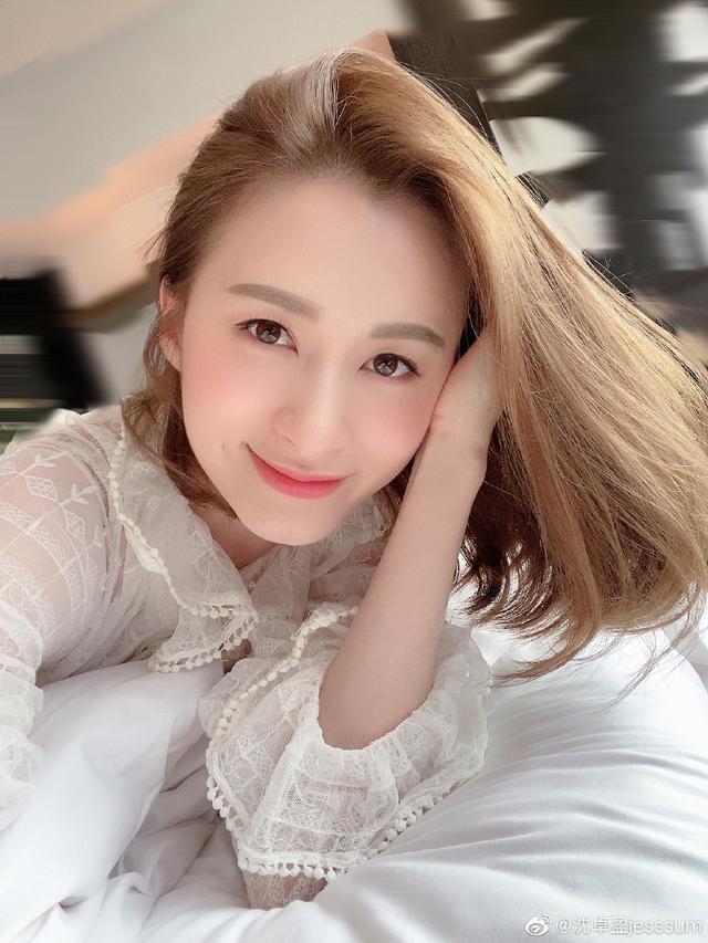 tvb最美绿叶沈卓盈结婚后要做充满正能量的人