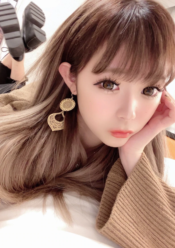 婚姻|18岁女星宣布结束2年婚姻，获得1岁女儿抚养权，自曝离婚原因