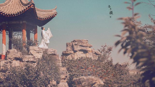 苏轼|苏轼此词婉约兼豪迈，惆怅又豁达，最后5个字写出超然的最高境界