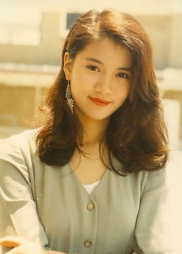 香港小姐|谢嘉怡撞脸迪丽热巴，拉升近年港姐颜值，可TVB审美仍一言难尽