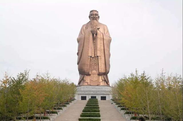 孔子|世界上最大的孔子铜像，满身金光，总投资近百亿成山东重点景点