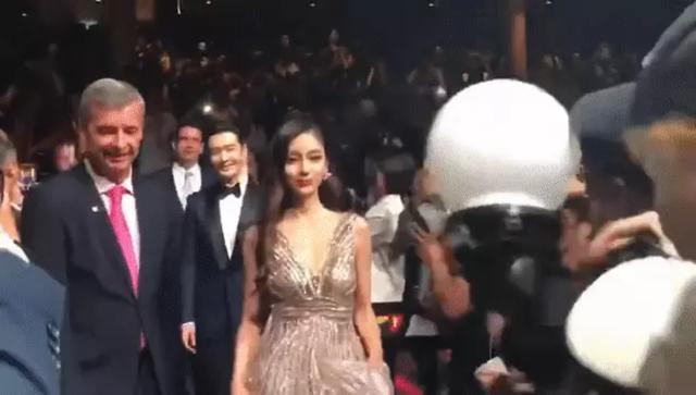 黄晓明|从2亿天价婚礼到无戏可拍，四处求人却无人理，黄晓明发生了什么