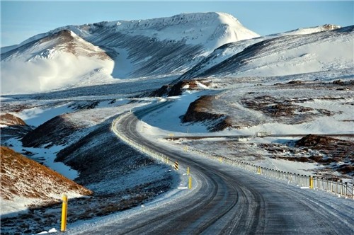 英格·亚纳逊|海盗抓100名漂亮少女到荒岛，300年后此岛自建一国家，如今成发达国家