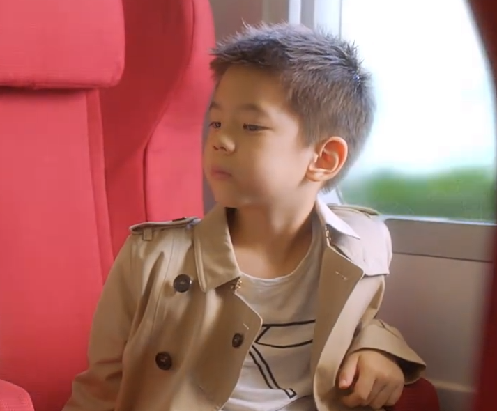 霍思燕儿子悄咪咪长大啦,嗯哼长相越像爸爸,肉嘟嘟圆脸可爱十足
