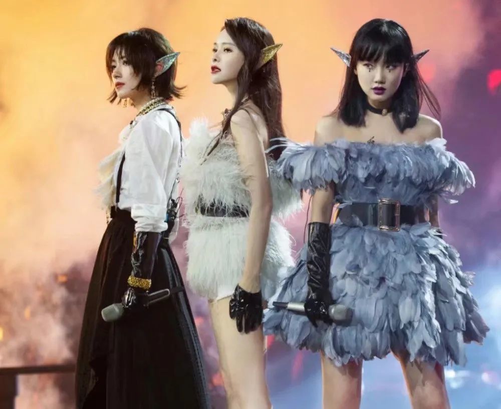 女团|都是肤白貌美大长腿，怎么女团张雨绮是万人迷，江疏影就要被骂蹭热度掉价？