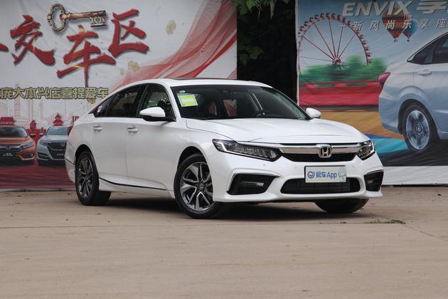 北京bj40|终于火了！月薪8千买这车？北京BJ40 vs INSPIRE