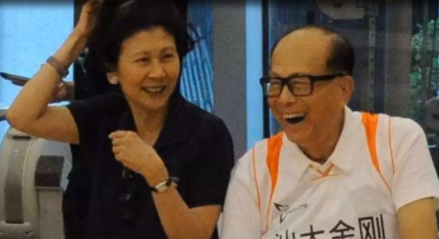 周凯旋|拥有百亿身家周凯旋，绝不只是李嘉诚的“红颜知己”这么简单